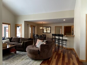 Smart TV, fireplace, DVD player, books