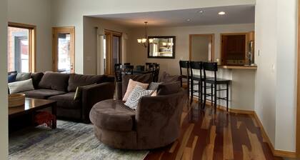 Cozy Home with air conditioning and a Teton View!