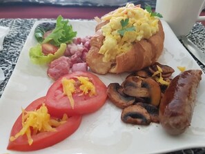 Daily English breakfast (ZAR 80 per person) - Moye Guest House (Benoni)