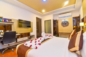 Family Suite | In-room safe, soundproofing, iron/ironing board, free WiFi - Hotel Sun City Plaza (Jaipur)
