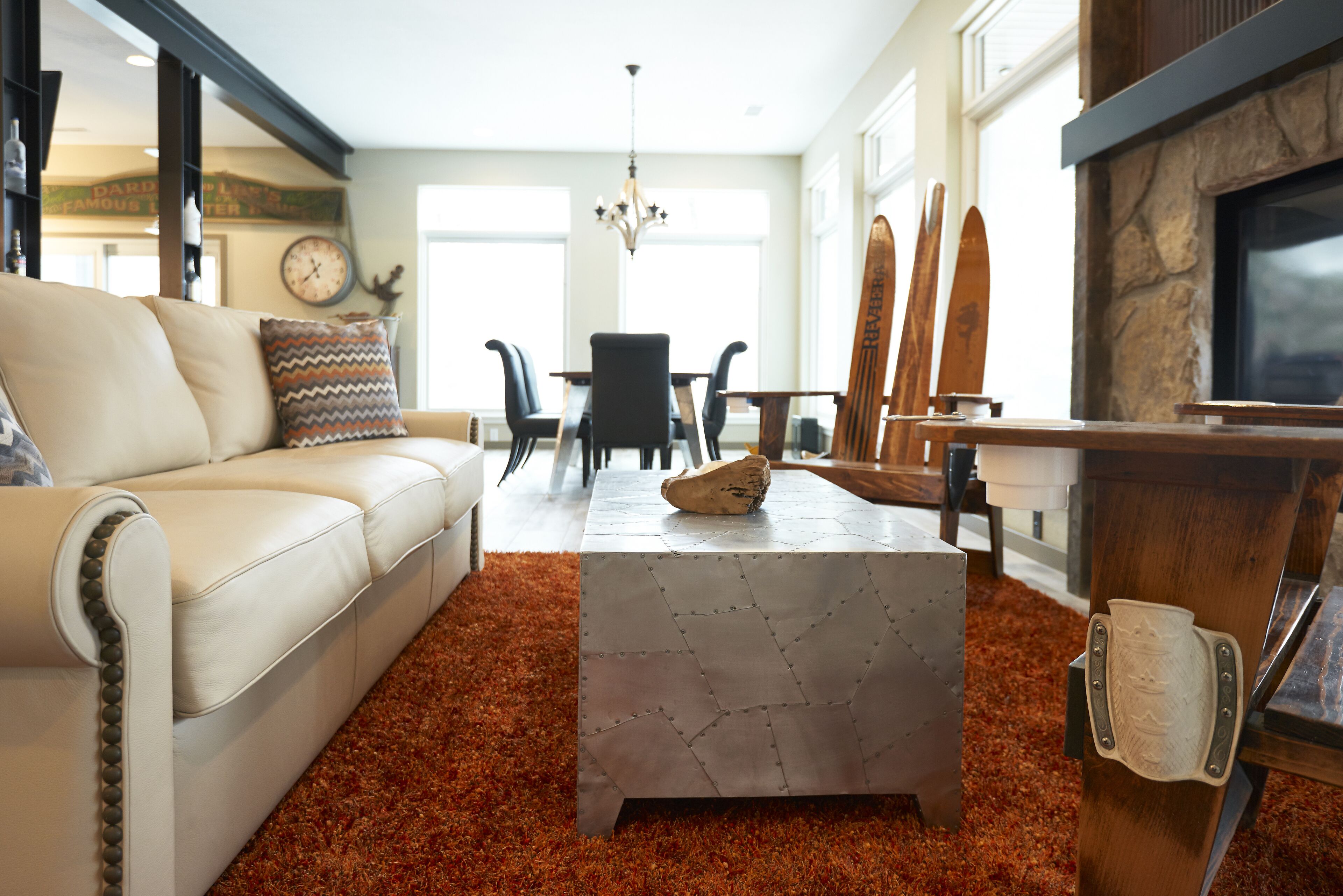 Fireplaces for warm, spacious elite retreats & getaways.   Launch, ramp, dock. 