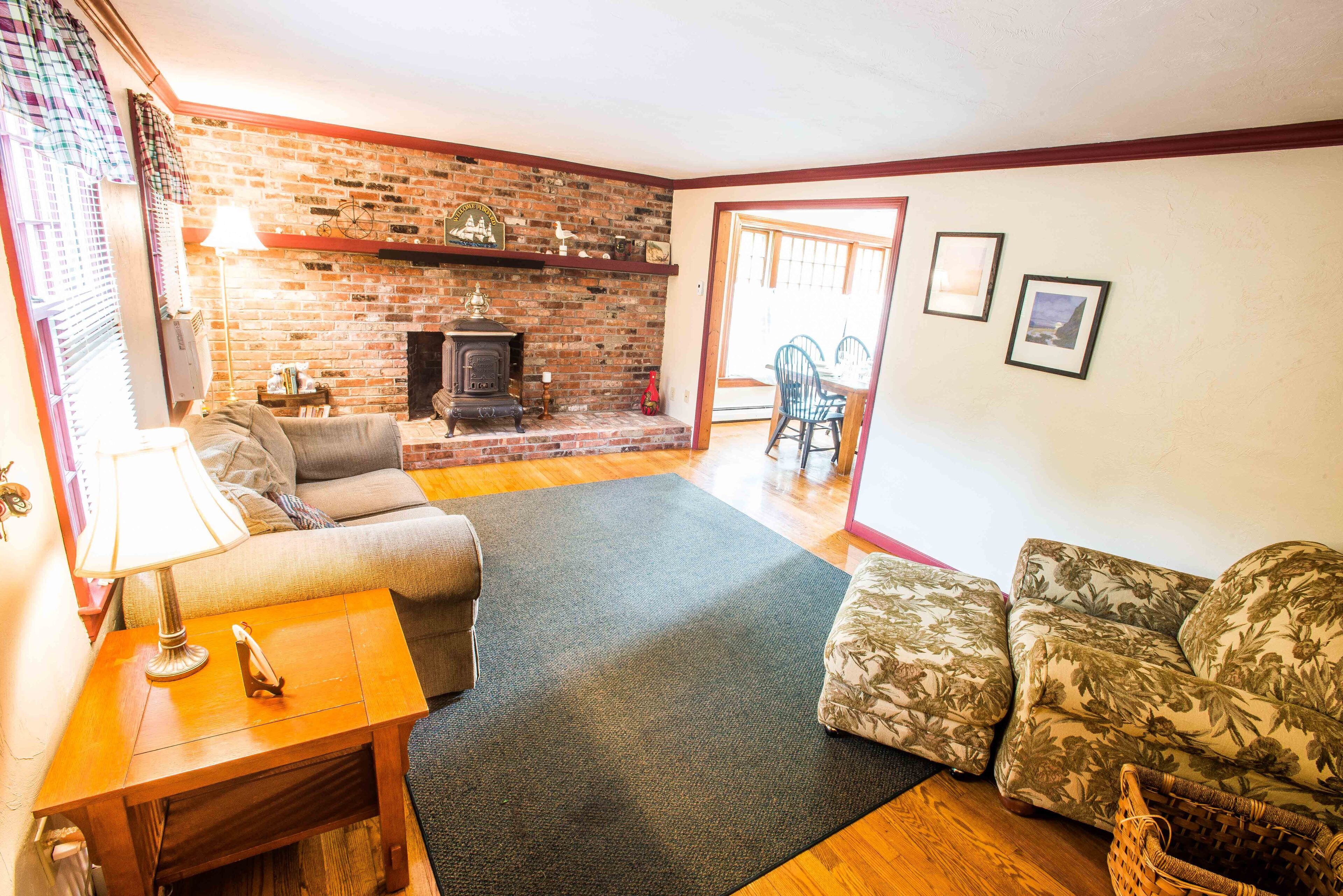 Spacious Cape with Ocean View, Short Walk to Beach