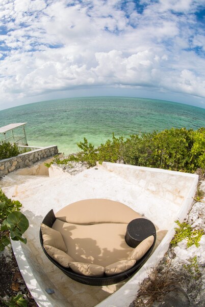 Idyllic Island Getaway, Private Beach Deck & Access