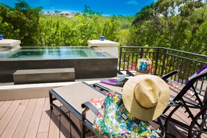 Outdoor spa tub - Idyllic Island Getaway, Private Beach Deck & Access (Providenciales)