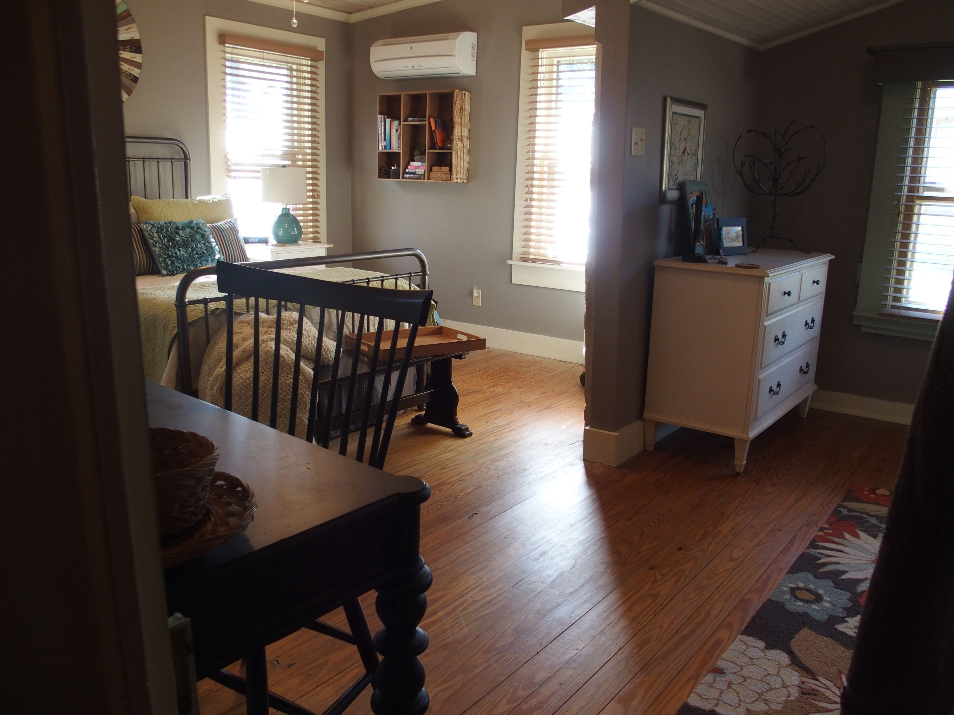 Feel At Home In A Cozy Yet Modern Cottage Located Off The Texas Hwy 90 Winetrail