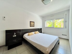 3 chambres, fer et planche à repasser, Wi-Fi gratuit, draps fournis