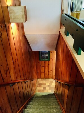 Interior - Cozy, Rustic Ski Condo at Stowe Village Green, 2BR 2BA, Sleeps 6 (Stowe)