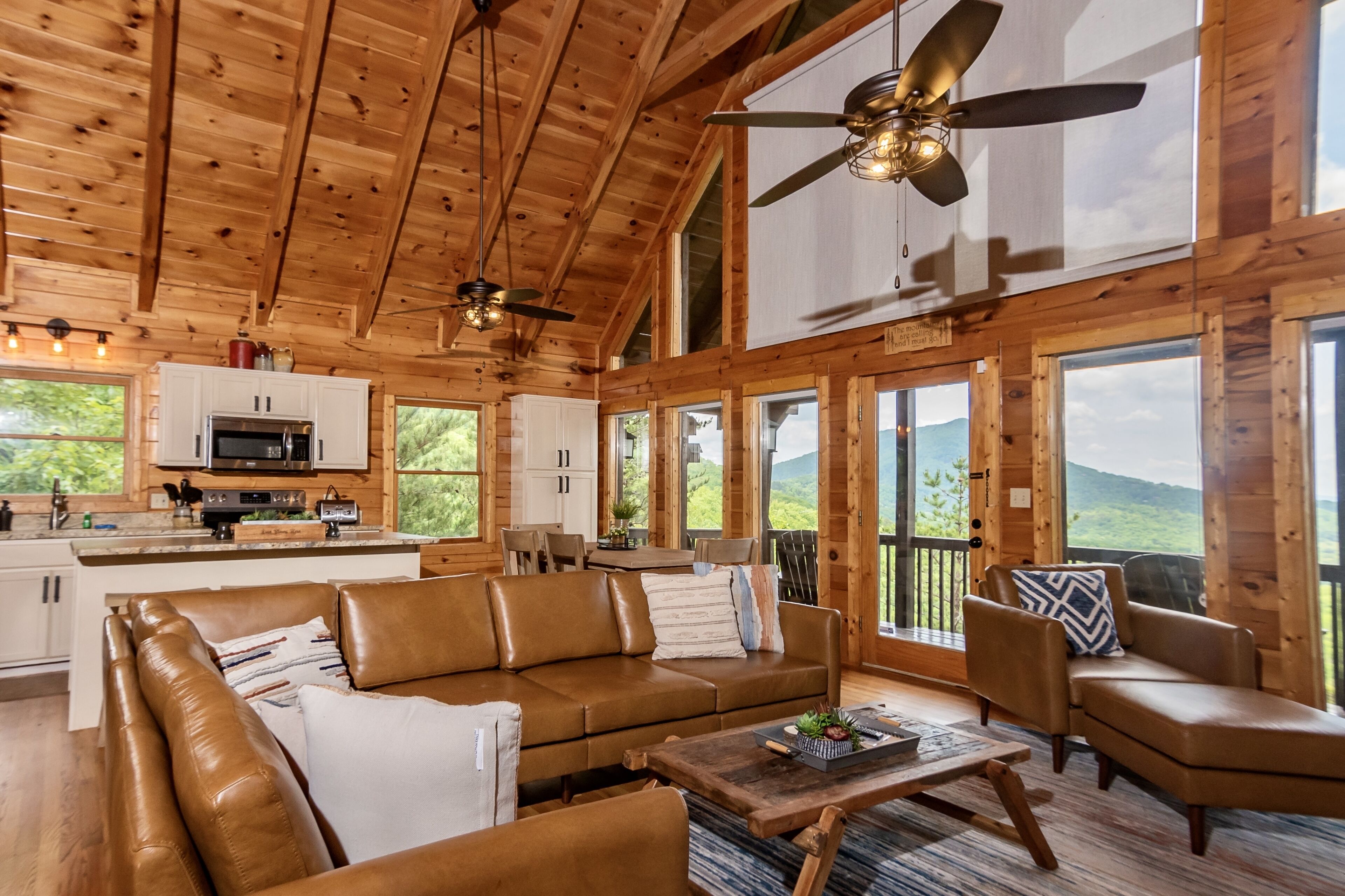 Stunning Mountain Views on 5 Private Acres. Minutes to Nat’l Park DOG FRIENDLY!