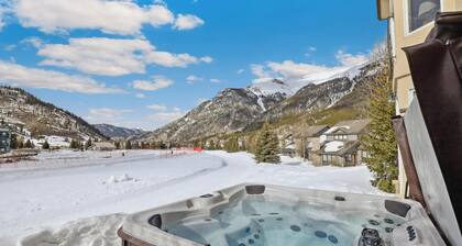 SPECTACULAR Ski-In/Out House on Golf Course! Private Hot Tub w/ Mountain Views!