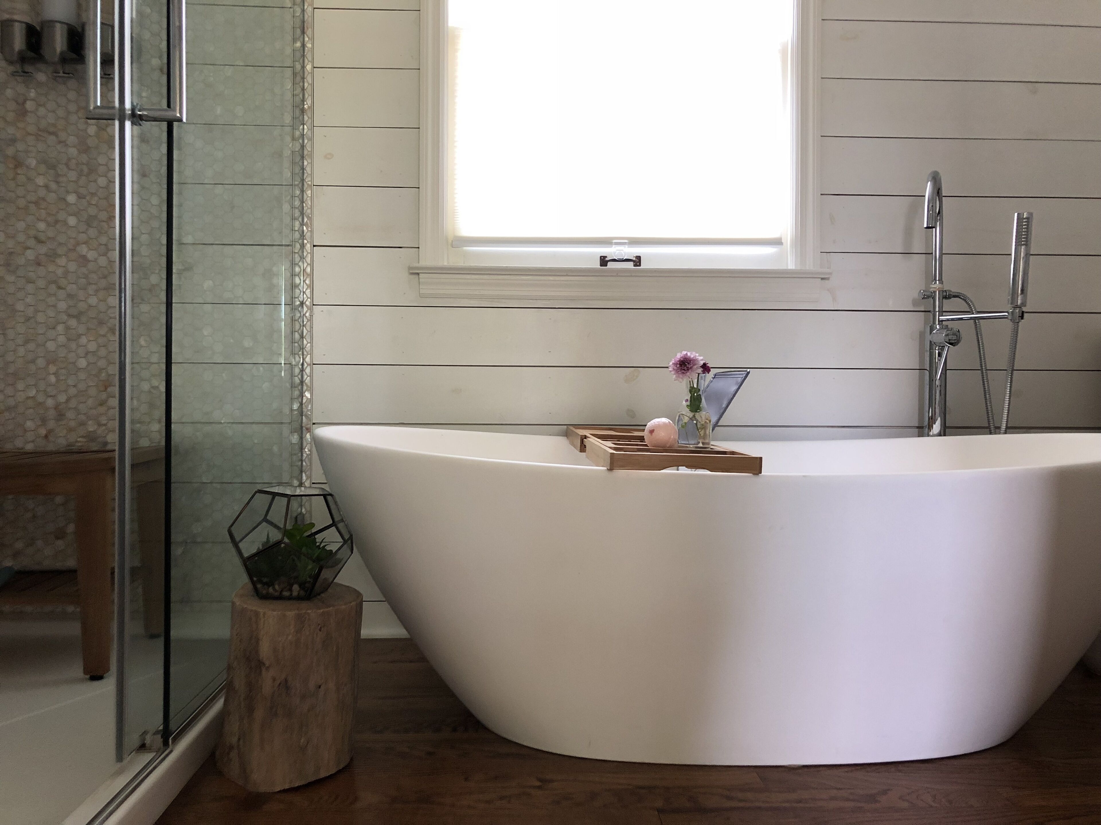 Private and Pet-Friendly Modern Farmhouse, Easy Access to Highways