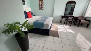 1 bedroom, in-room safe, desk, iron/ironing board