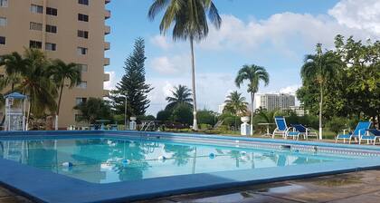 Spacious Ocho Rios Beach Apt with A/C, Cable TV, WiFi, Kitchen, Pool & View