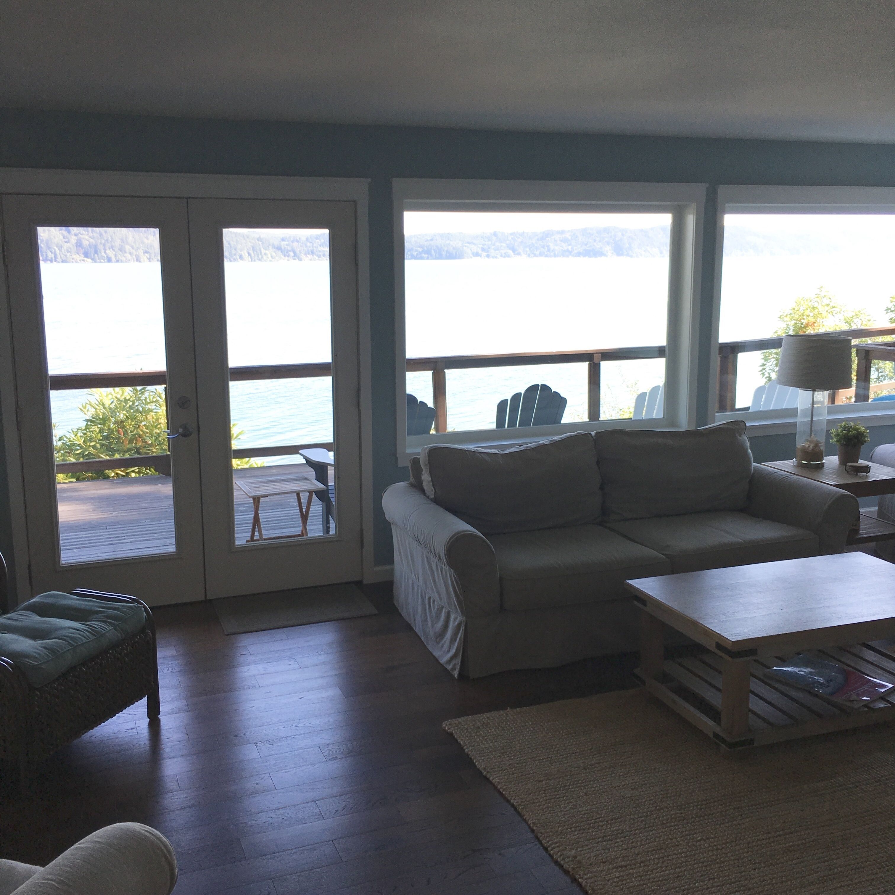 Amazing Waterfront Home- sleeps up to 16