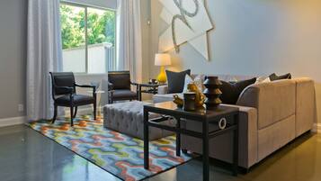 Smart-TV, Kamin, Drucker