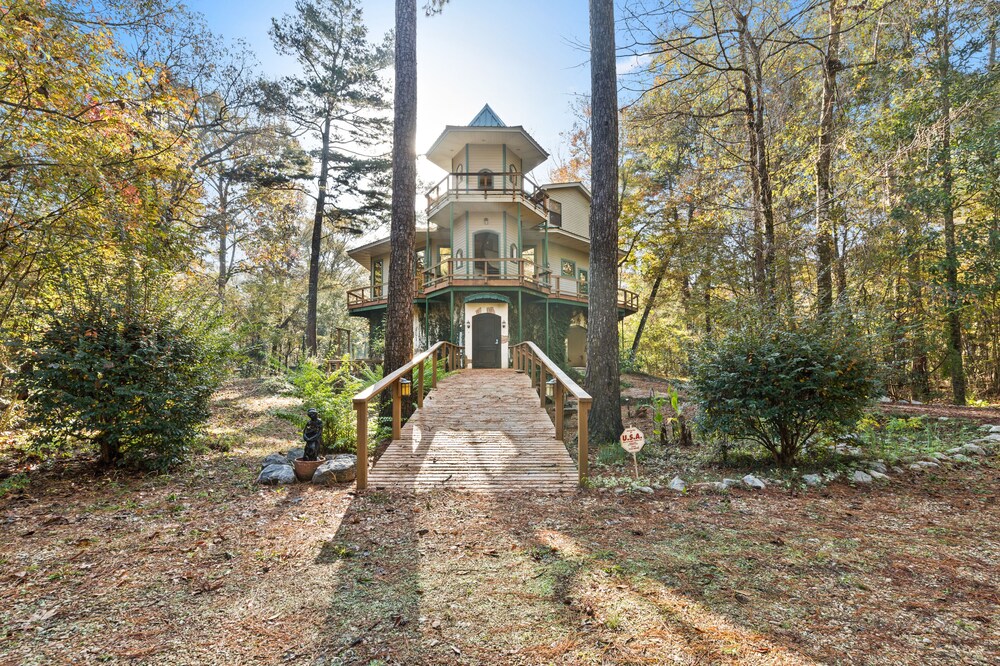 Breathtaking, Wooded River Retreat " Isle Of View"