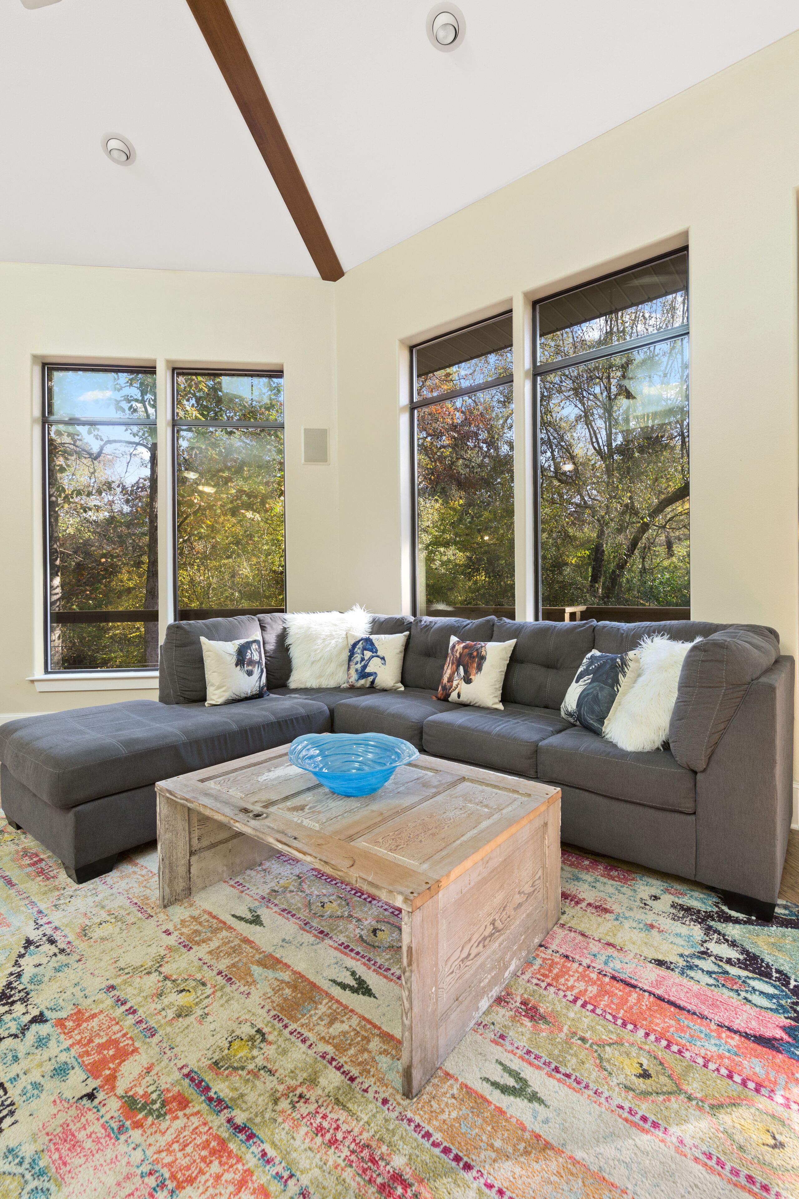 Breathtaking, Wooded River Retreat " Isle Of View"