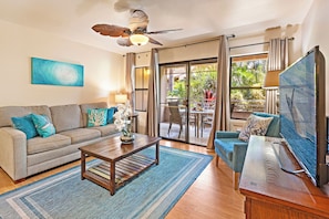 TV, DVD player - ADORABLE Condo just Steps from the OCEAN!! (Kihei)