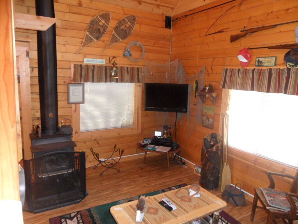 Rustic Log Cabin On 20 Acres Private and peaceful, only 20 min from town