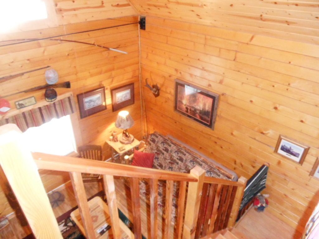 Rustic Log Cabin On 20 Acres Private and peaceful, only 20 min from town