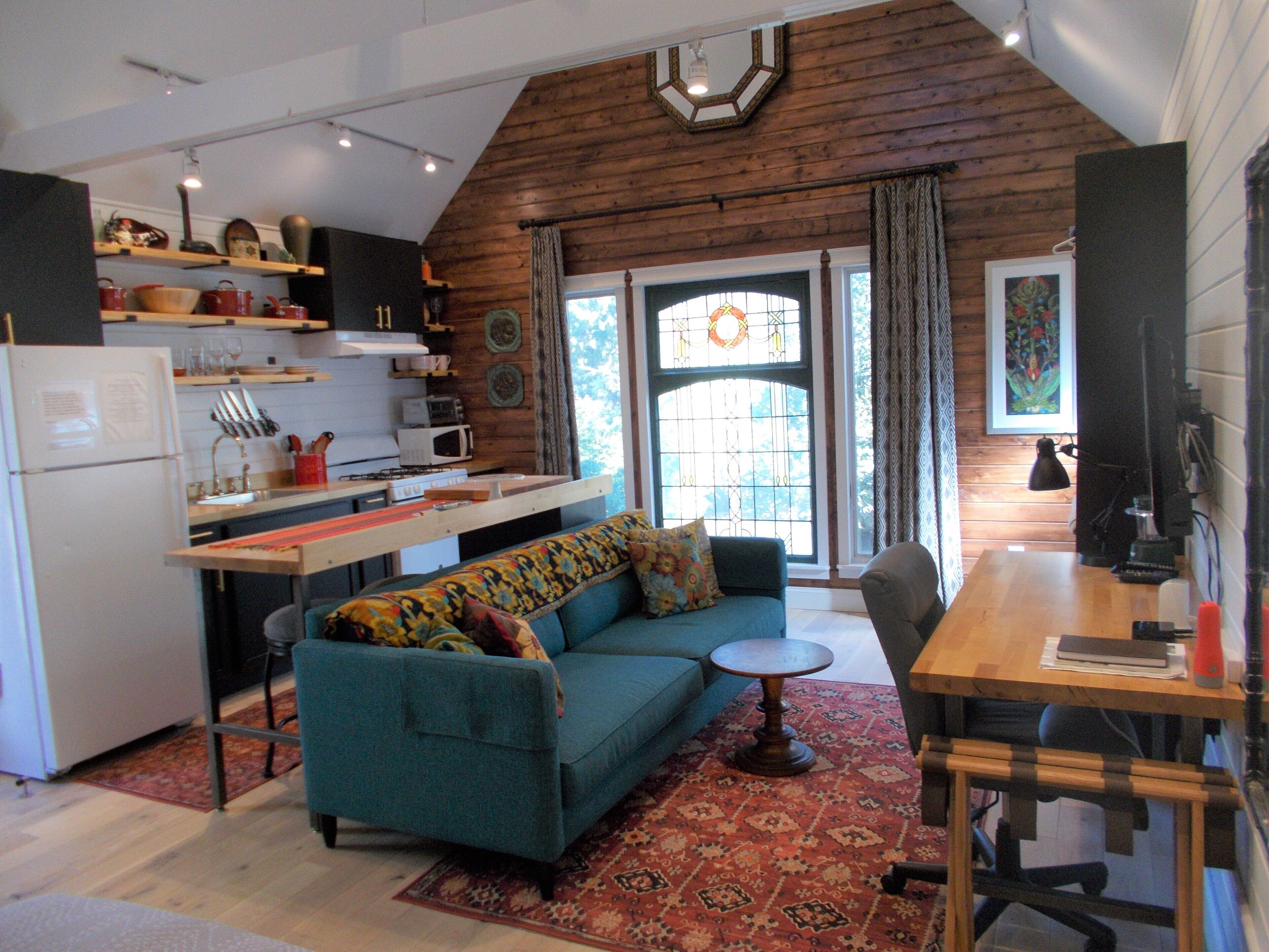 Beautiful, Historic and Private Retreat for Couples-limit 2 people