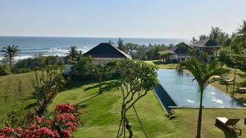 Außenpool, Infinity-Pool, Liegestühle