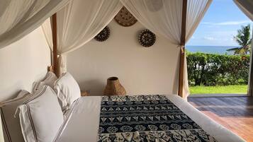 6 Schlafzimmer, Zimmersafe, Schreibtisch, Bügeleisen/Bügelbrett