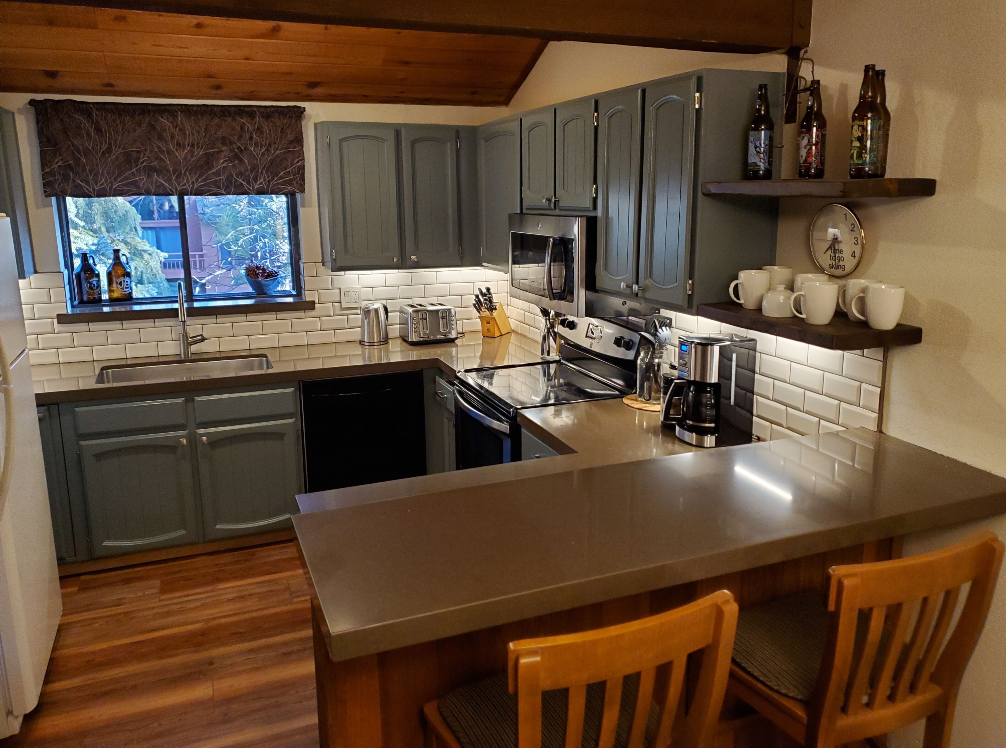 2 Br 3 Full Ba Spacious Townhome -  The Ideal Mountain Retreat