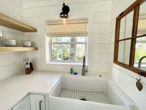 Ducha, secador de pelo y toallas