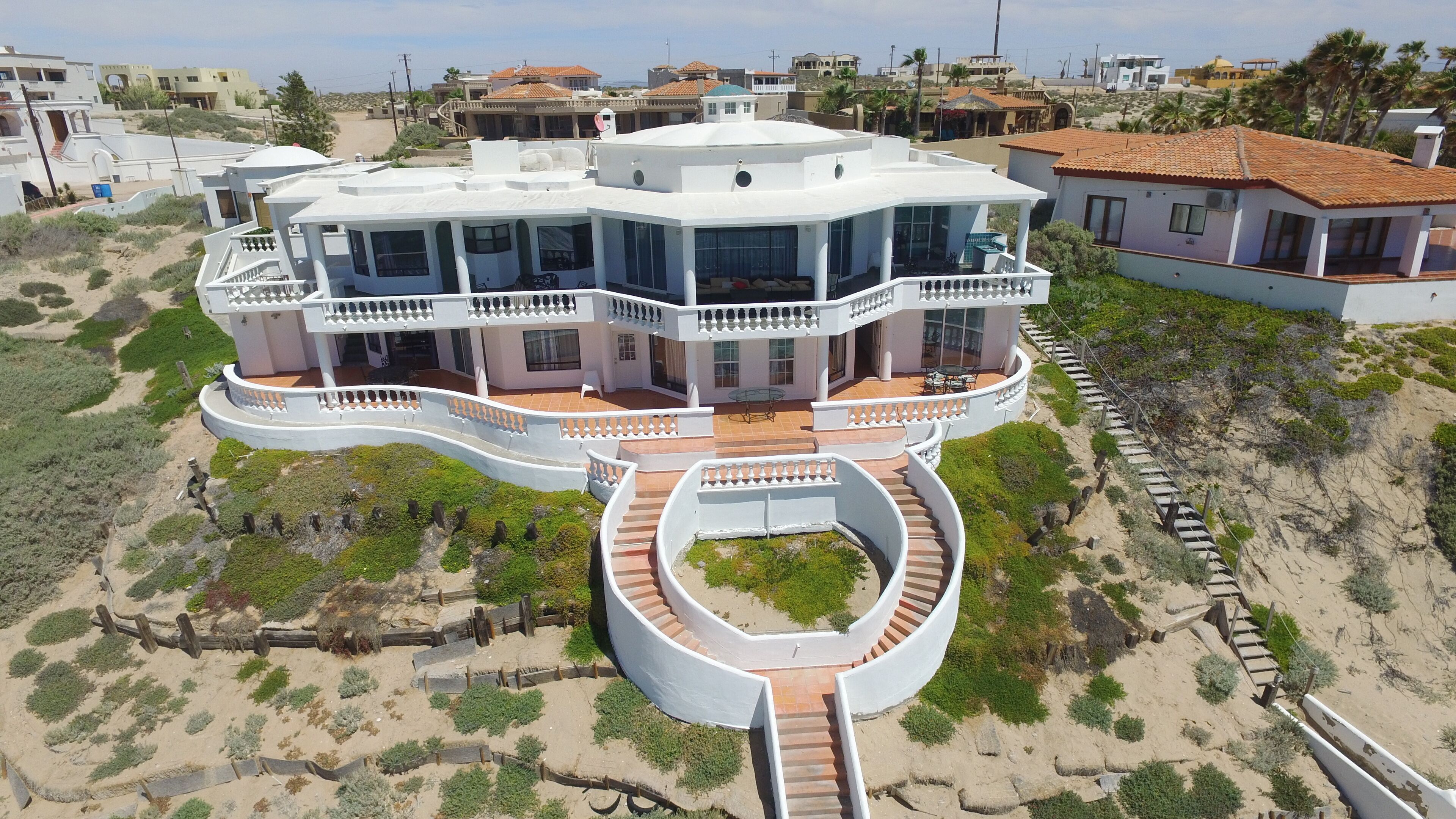 Casa Nirvana: Beachfront in Las Conchas!