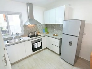 Kochgeschirr/Geschirr/Besteck