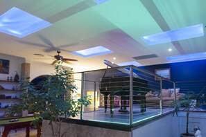 Luxury Penthouse, 5 Bedrooms, Garden View (with 3.5 bathrooms) | Living area
