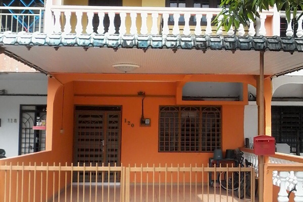 WAN HOMESTAY IPOH PENGKALAN STATION 18