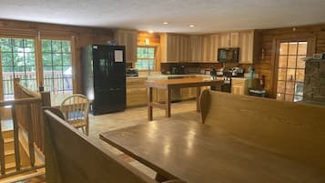 冰箱、微波炉、烤箱、炉灶