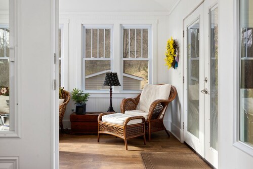 Afton Station Cottage - kauniisti kunnostettu Blue Ridge Scenic historiallisessa ympäristössä