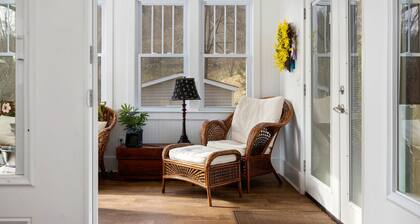 Afton Station Cottage - kauniisti kunnostettu Blue Ridge Scenic historiallisessa ympäristössä