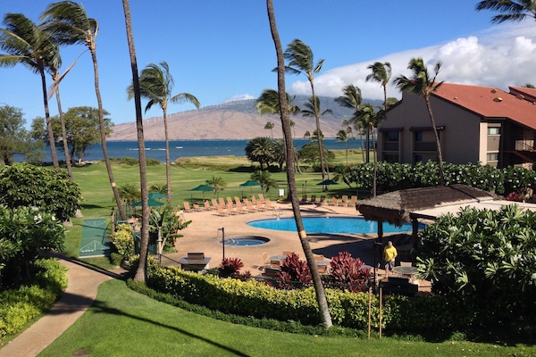 Ocean view from the lanai !
At night sunset from lanai.