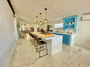 Interior - Coastal Casual Bliss: Beach + Pool + Rooftop Deck + Generator + Fast Internet (puerto chelem)