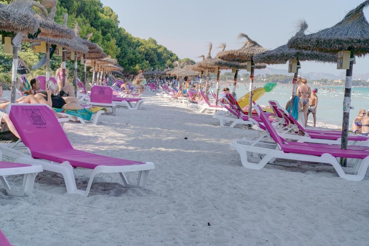 Platja a a prop, gandules de platja i tovalloles de platja 