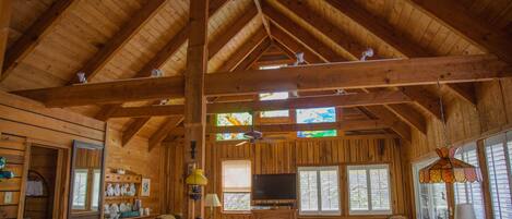 Smart TV, fireplace
