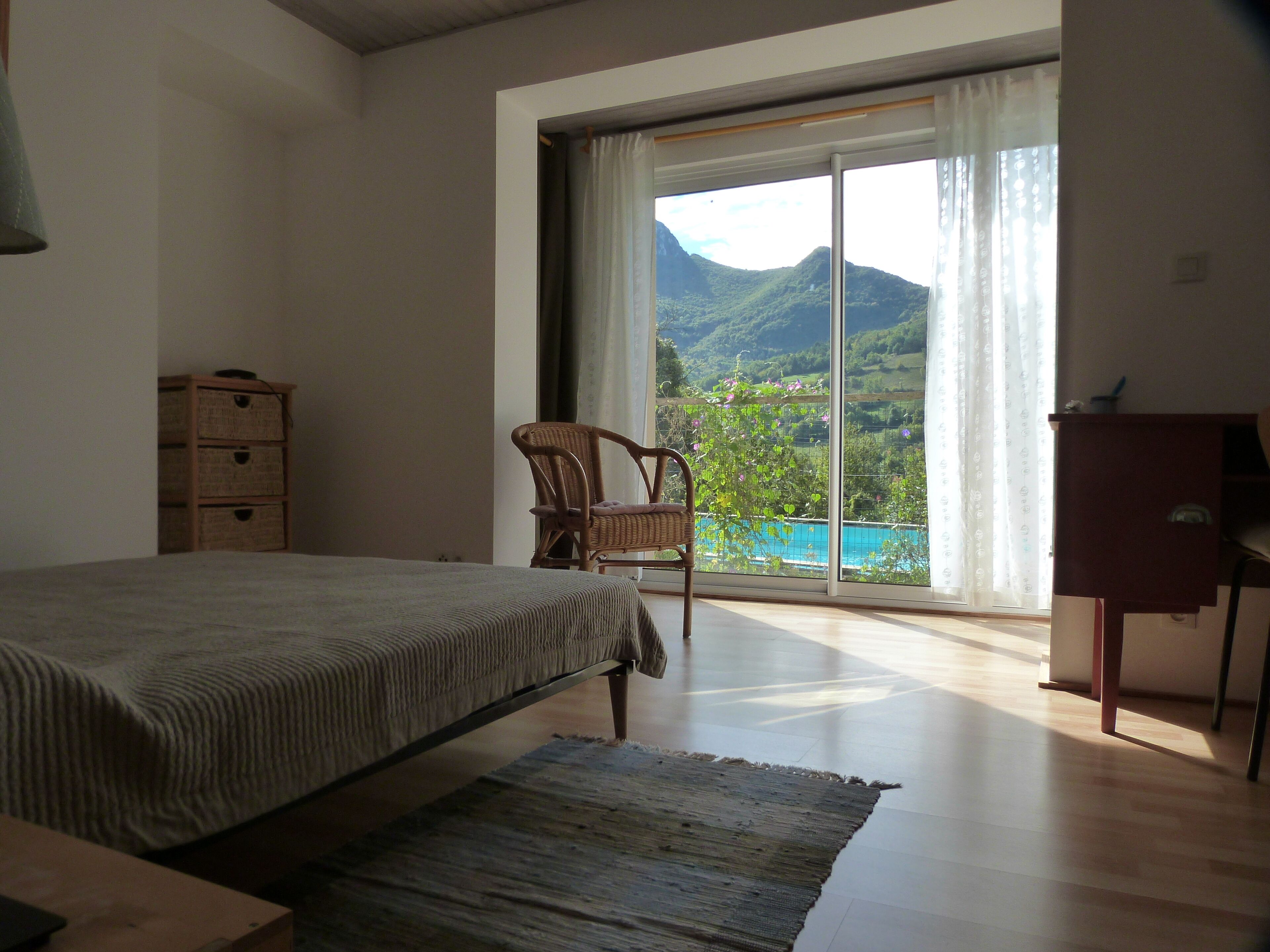 Apartment with pool near to the Ariege valleys