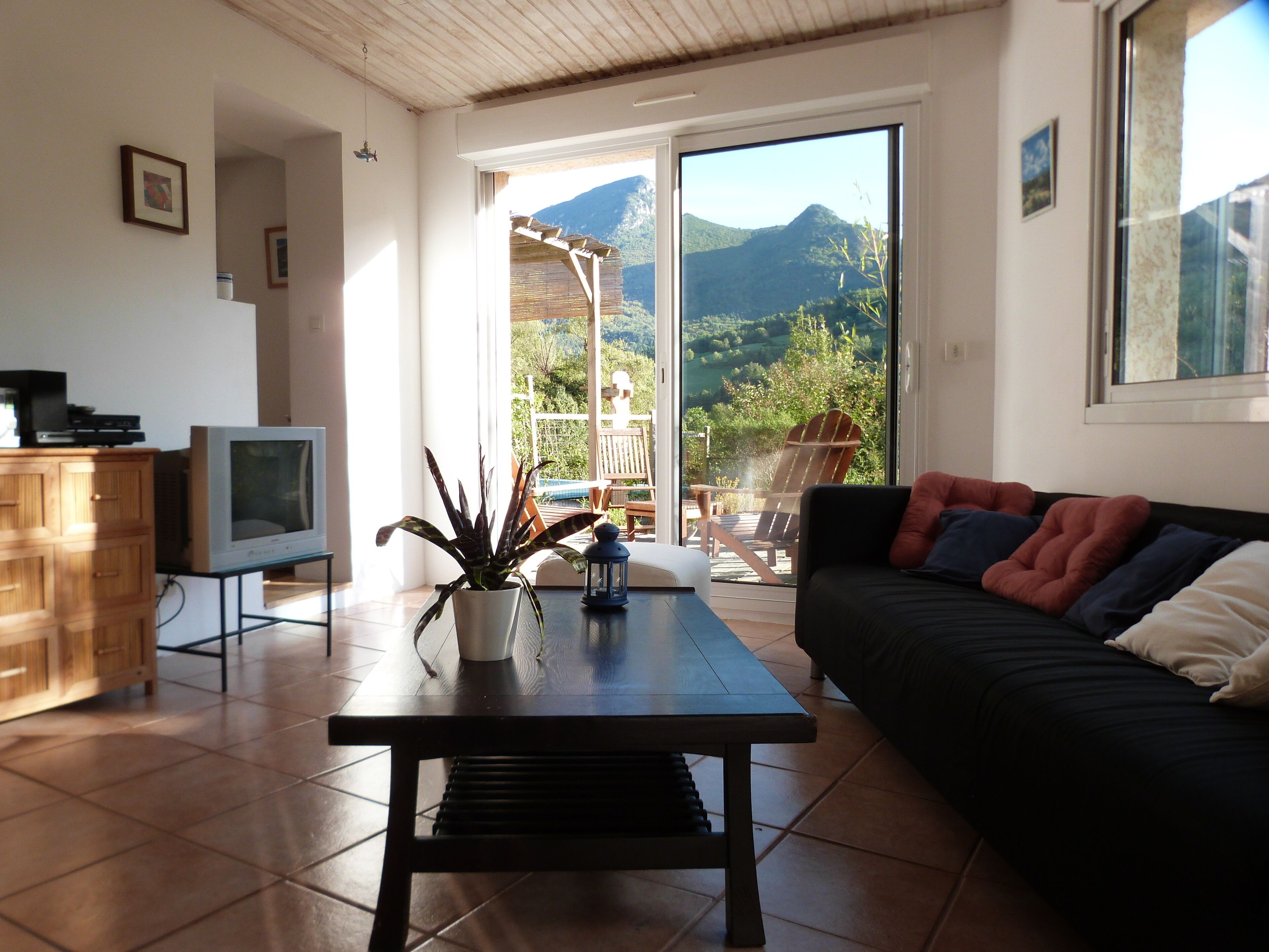 Apartment with pool near to the Ariege valleys