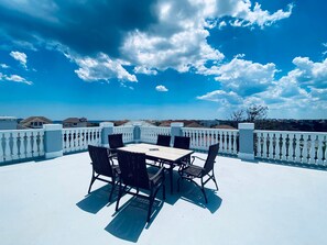 Outdoor dining - Relaxing Pool Area | Self Checkin/Out | Free WiFi | Fresh and Clean (Destin)