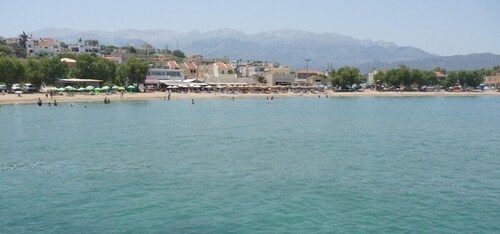 Traditional cottage with panoramic view. Ideal for couples and families.