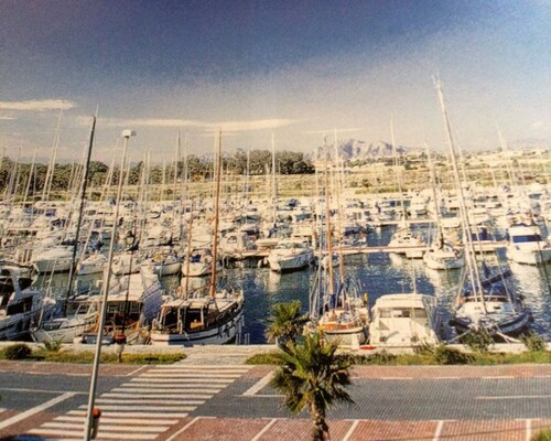 Bungalow for 4-5 people 50 m from the sandy beach 