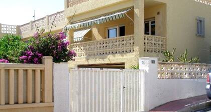 Bungalow pour 4-5 personnes Ă 50 m de la plage de sable