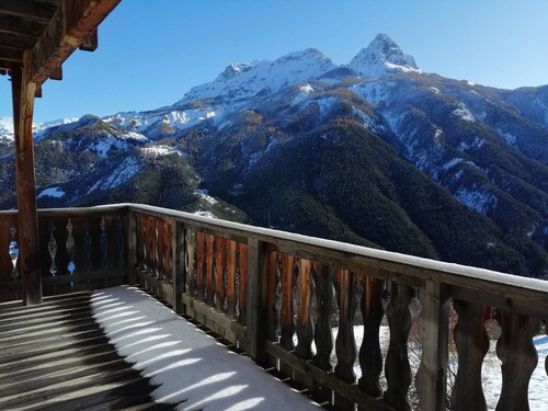 Charming 2-bedroom half chalet with terrace, Pra Loup