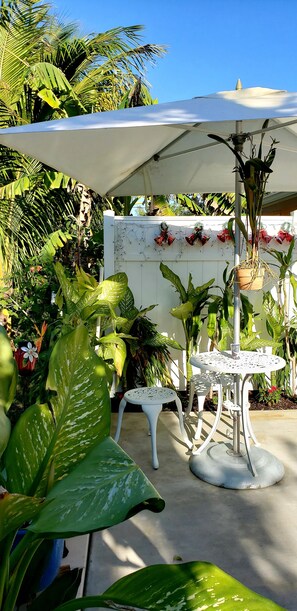 Terrace/patio - ♡♡Private Entry - EUROPEAN HOSPITALITY♡♡ (Naples)