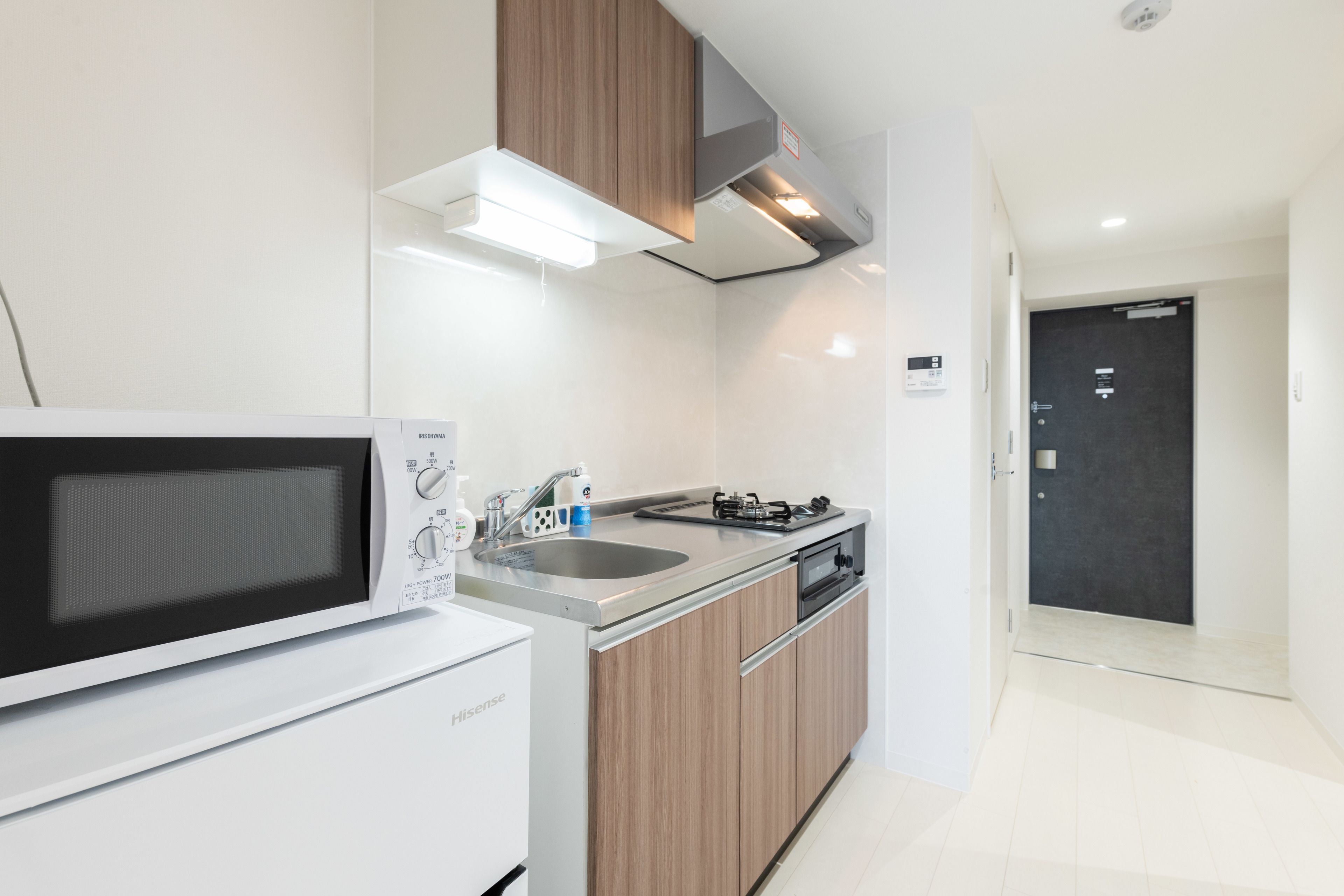 Double Room, Non Smoking | Private kitchen | Full-sized fridge, microwave, stovetop, cookware/dishes/utensils