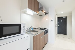 Double Room, Non Smoking | Private kitchen | Full-size fridge, microwave, stovetop, cookware/dishes/utensils - Floral Happy Stay House (Osaka)