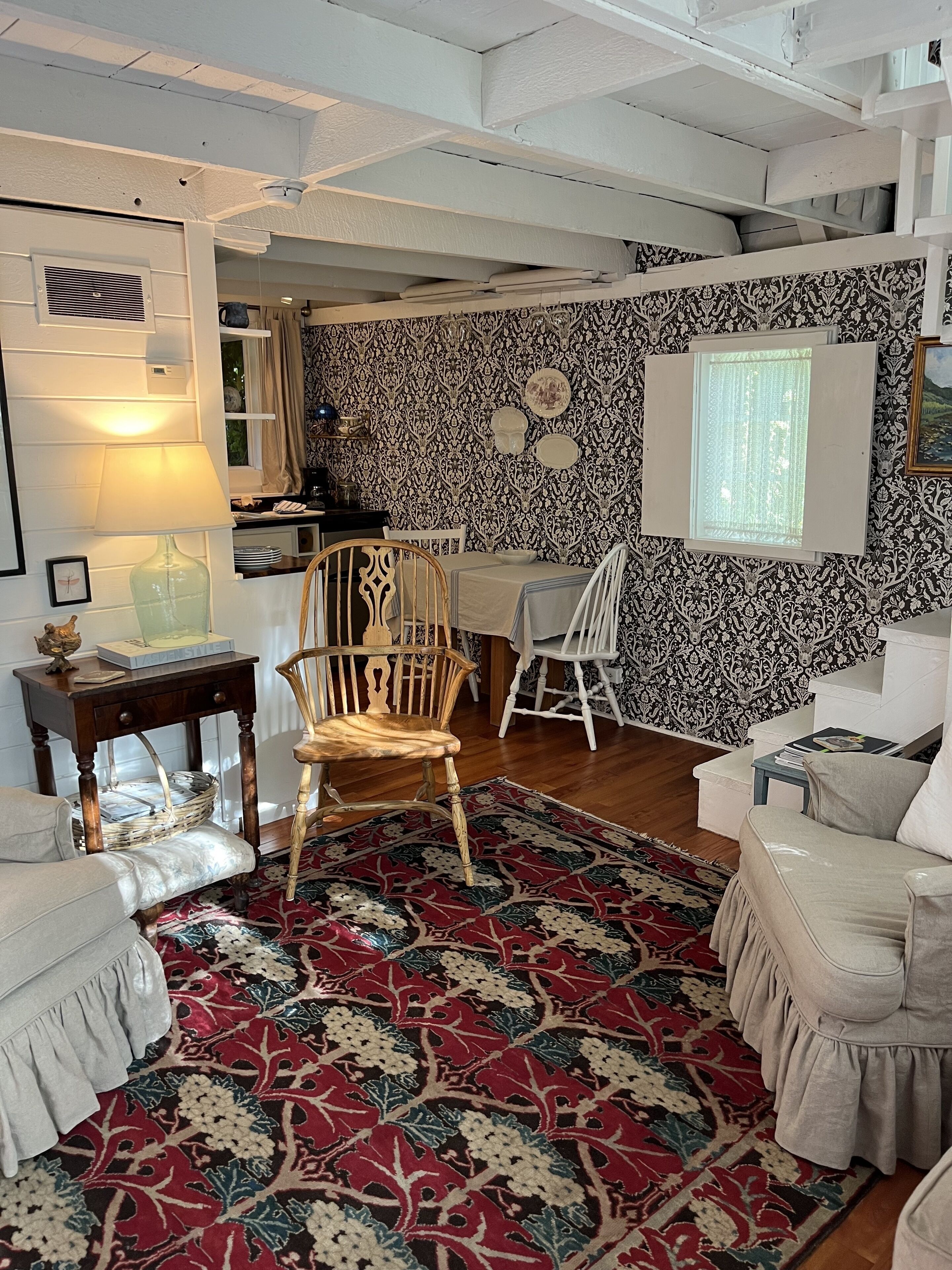 West-end carriage house